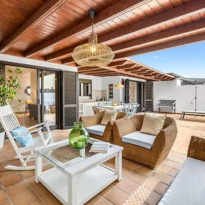https://villa-lanzarote-aira.puertodelcarmen-hotels.org