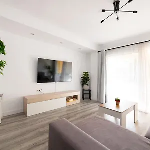 https://brisamar-ii-primera-lnea-de-playa-priv-parking.1costadelsol.com